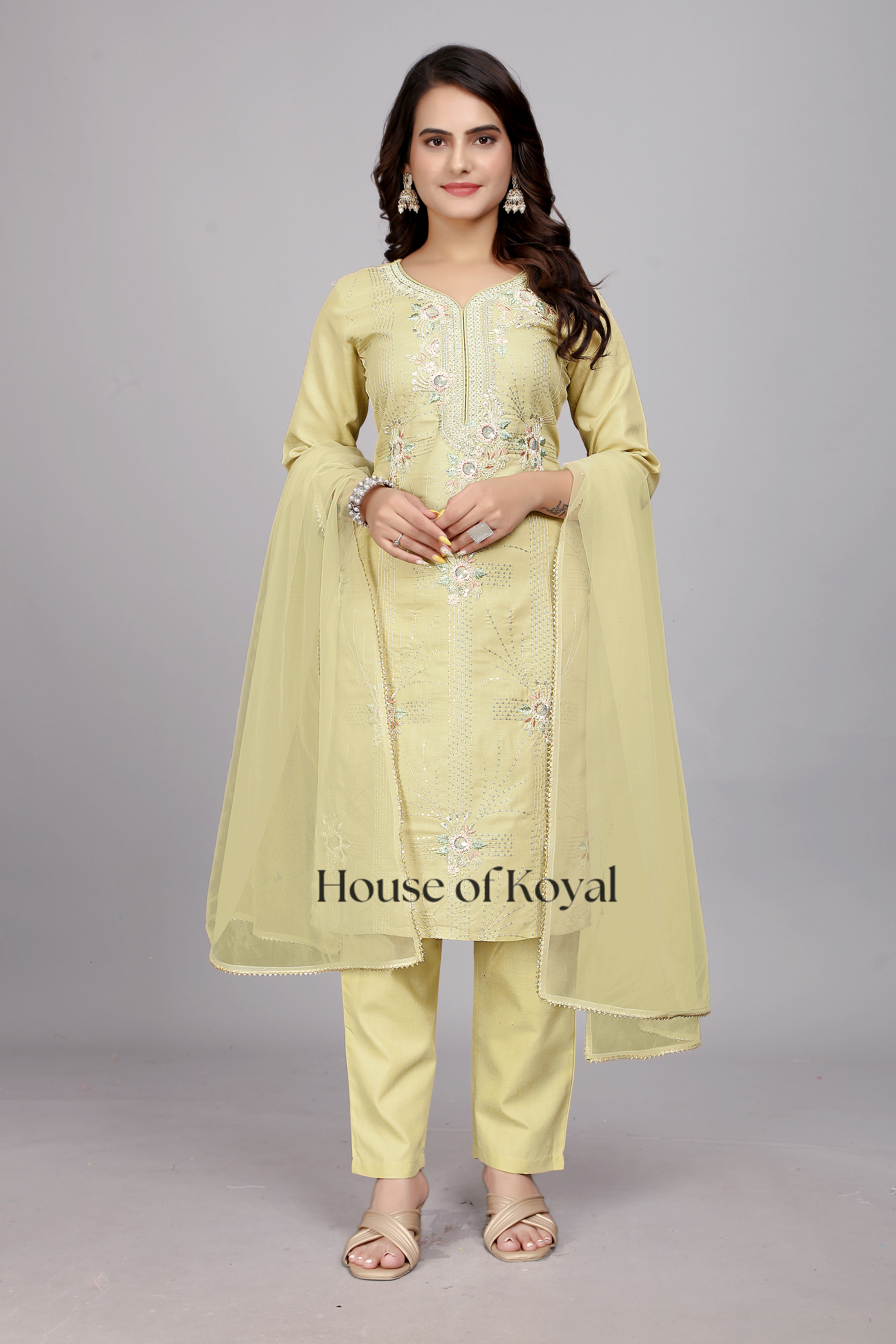 Amaira Chiku Embroidered Kurti