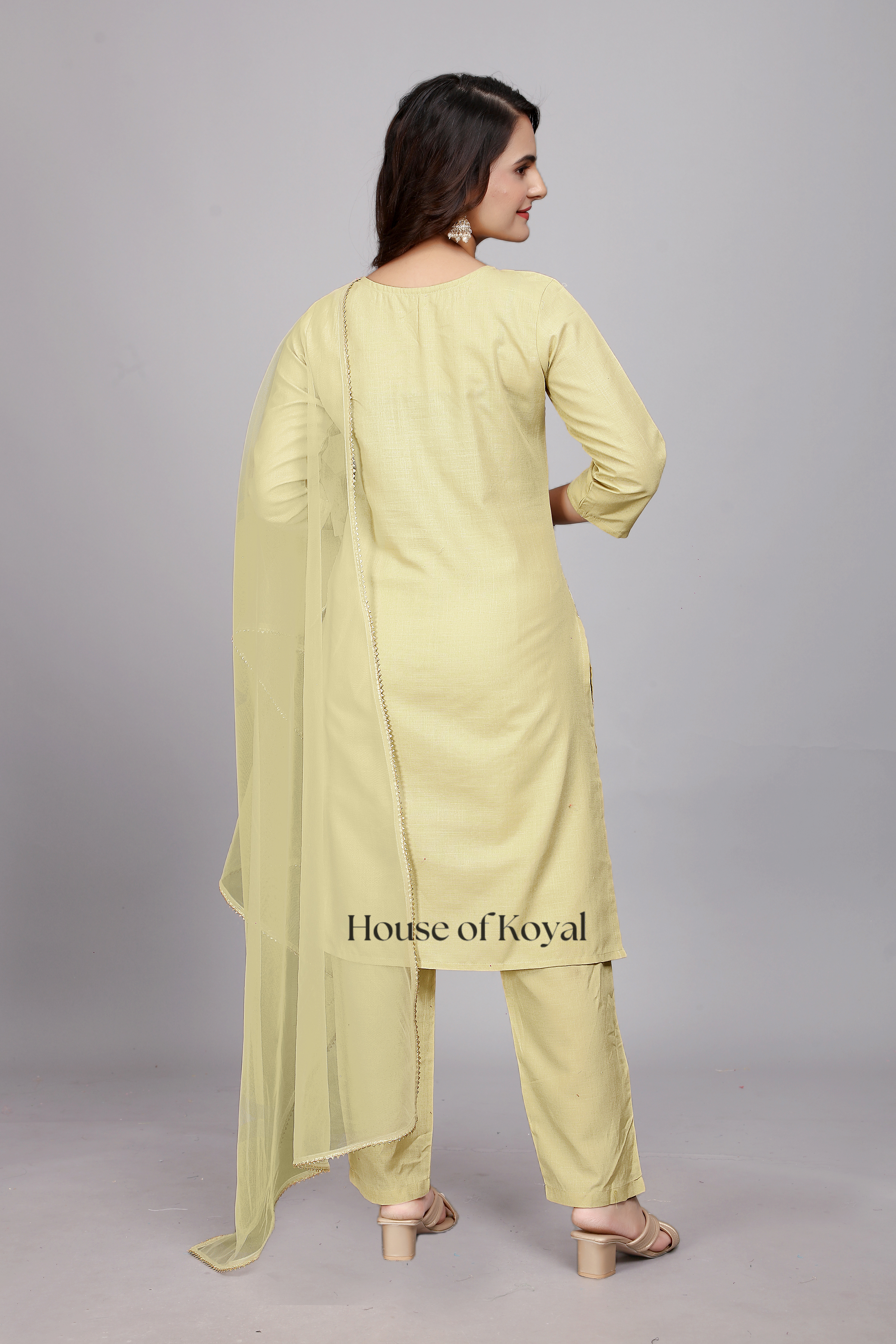 Amaira Chiku Embroidered Kurti
