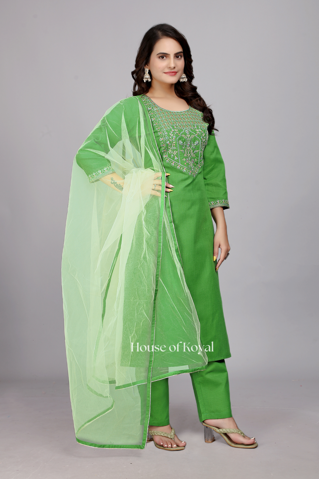 Anvi Green Embroidered Kurti