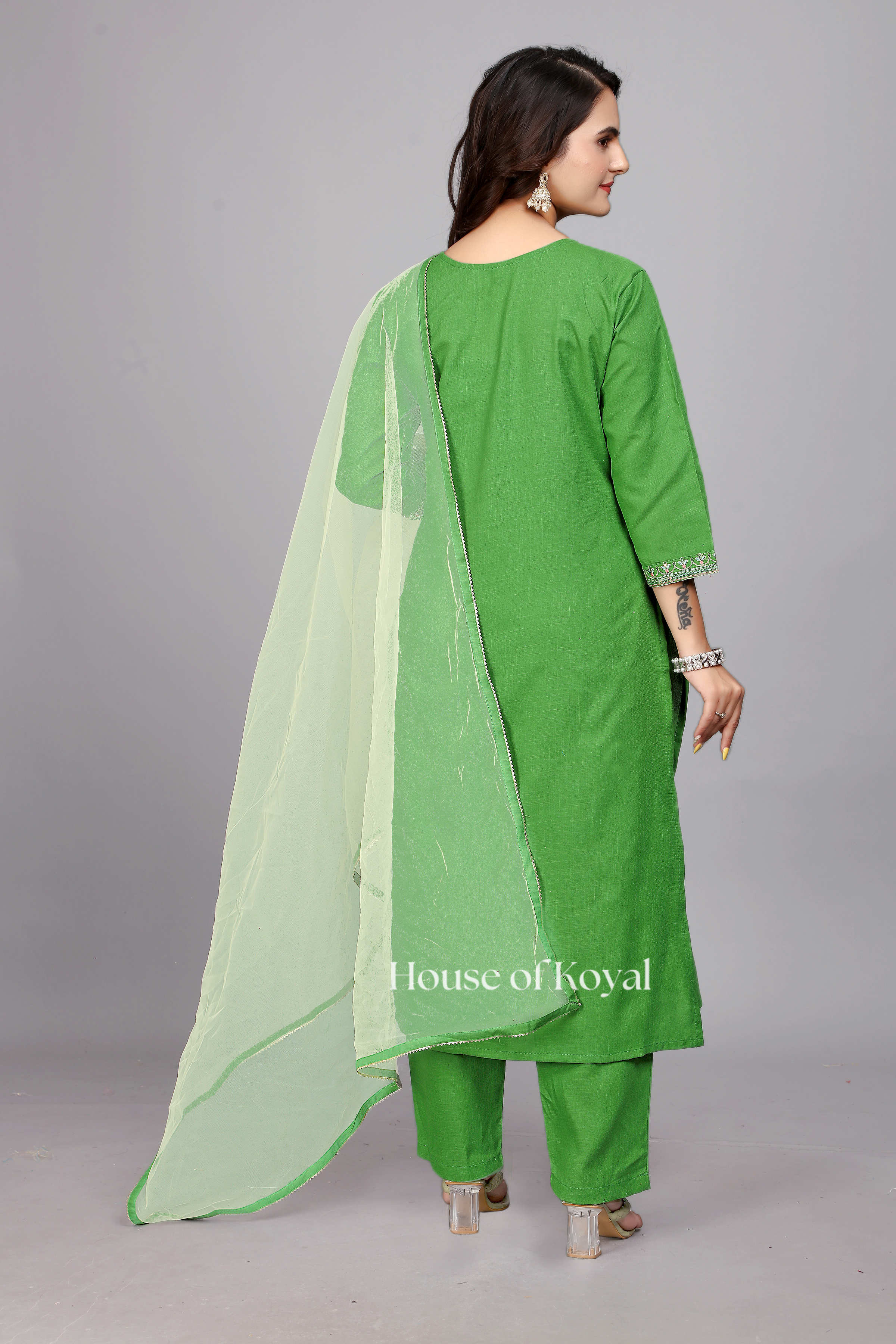 Anvi Green Embroidered Kurti