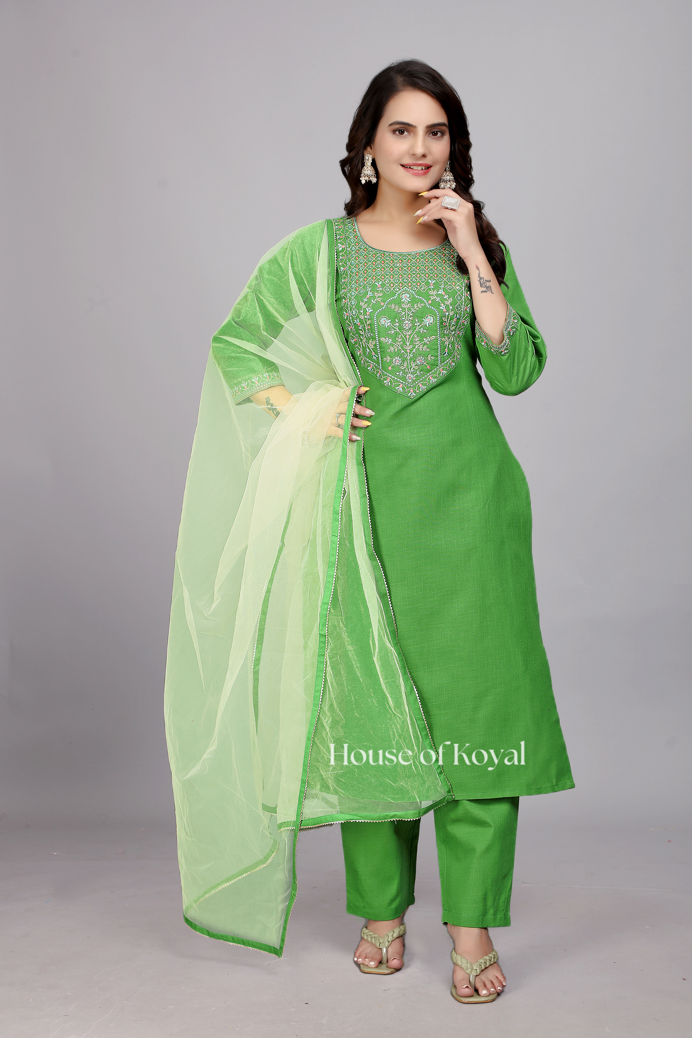 Anvi Green Embroidered Kurti
