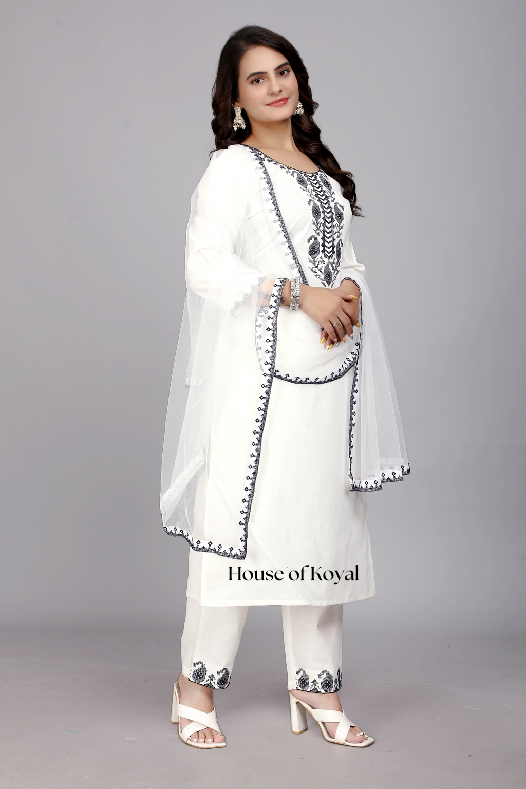 Ivana White Embroidered Kurti